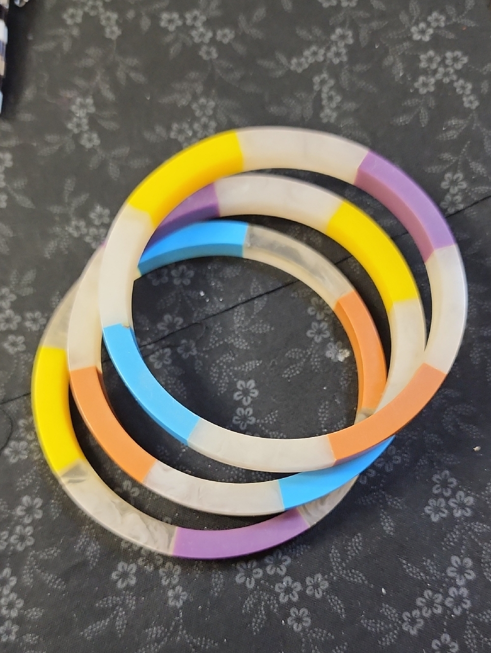 Plunder Colorblock Resin Bangle Set